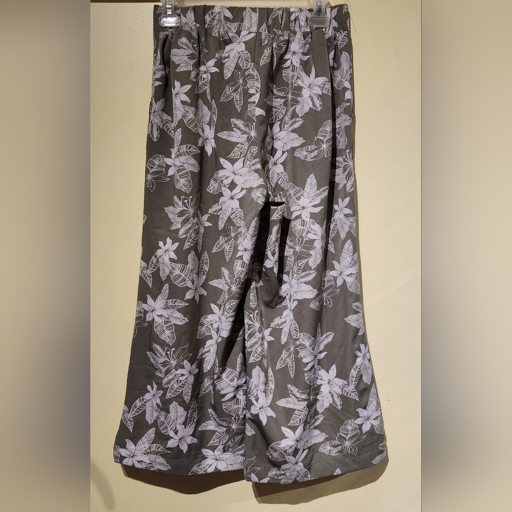💙 EUC Floral Wide Leg Pants - Picture 3 of 7